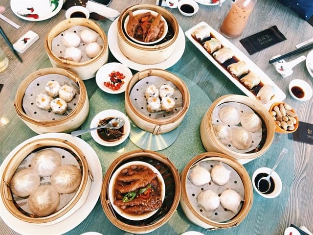 dao-quanh-da-nang-thuong-thuc-muon-kieu-dimsum-ngay-mua-gio-1