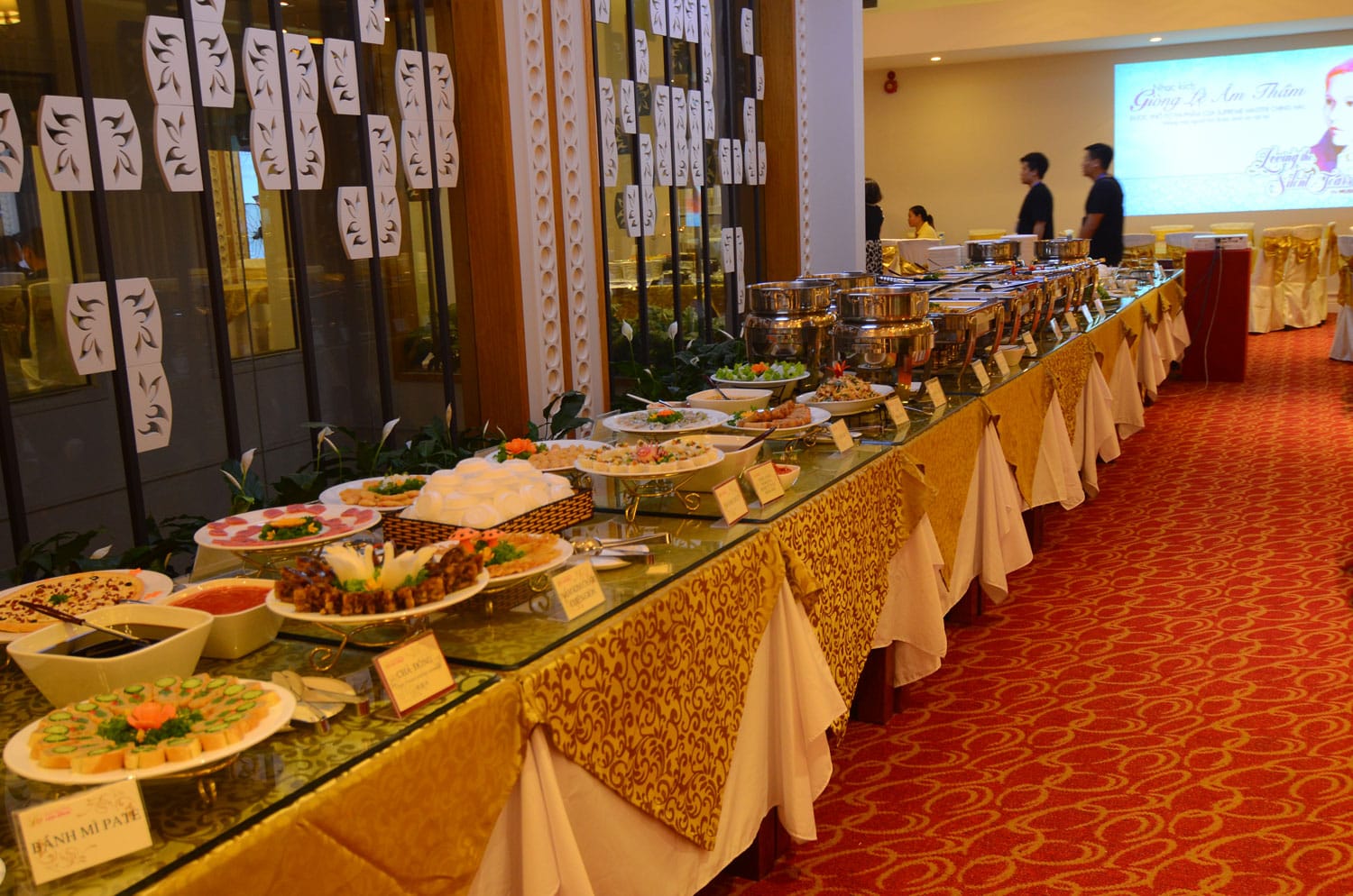 hcm-buffet-chay-ngon-voi-khong-gian-sang-trong-tai-sai-gon-1